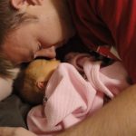 Dormir avec son bébé affecte la qualité du sommeil de l’enfant