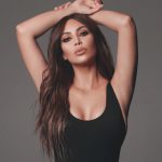 La robe transparente de Kim Kardashian fait jaser !