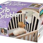The Crib Dribbler : Nourrir son bébé comme un rongeur, c’est maintenant possible!