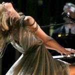 Taylor Swift se fait attaquer durant sa performance aux Grammy