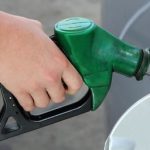 Les raffineurs et détaillants d’essence gonflent les prix pour plus de profit