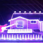 Une maison illuminée pour Noël au son de la musique thème de Star Wars