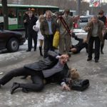 Des photos prises au parfait moment de gens qui se pètent la gueulent solide en tombant sur la glace