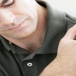 5 conseils simples et pratiques pour minimiser les douleurs d’épaule
