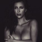 Kim Kardashian publie une NOUVELLE PHOTO d’elle nue «full frontal». Attendez de voir le bas de l’image…